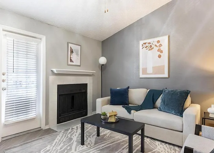 Apartment Landing Modern With Amazing Amenities *